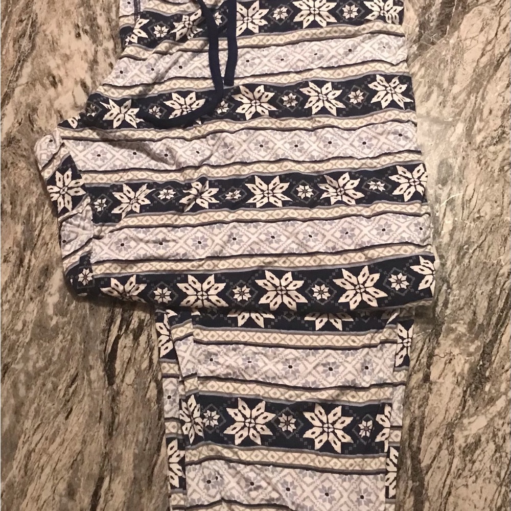 Dreams Co. Plus Size Snowflake Pajama Pants